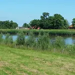 Am Kanal *